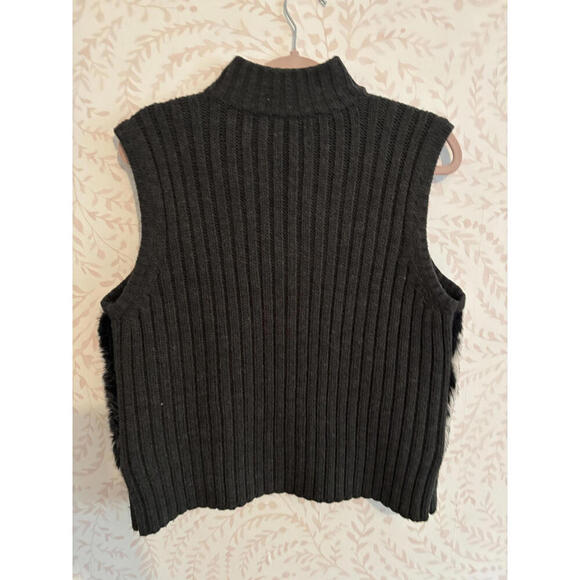 Nina Leonard Cozy Faux Fur/Wool Vest - Stylish Layering - Picture 4 of 6